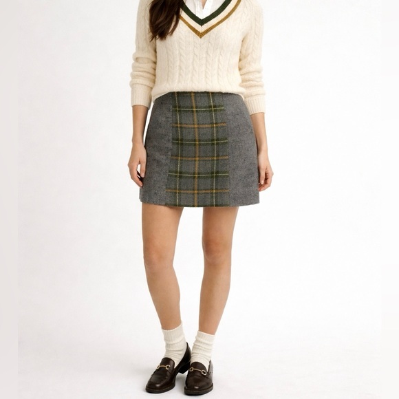 Banana Republic Dresses & Skirts - Banana Republic Wool Silk Plaid Mini Skirt Sz 6 Gray Green Preppy Dark Academia